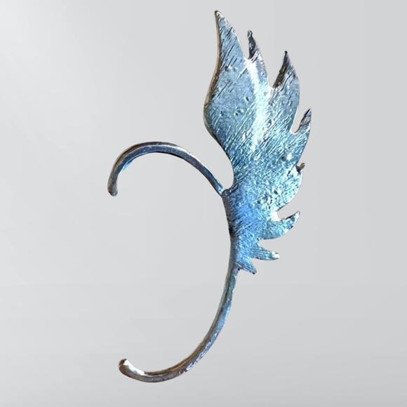 Silver Metal Fairy Wing Ear Cuff - Picture 3 of 3